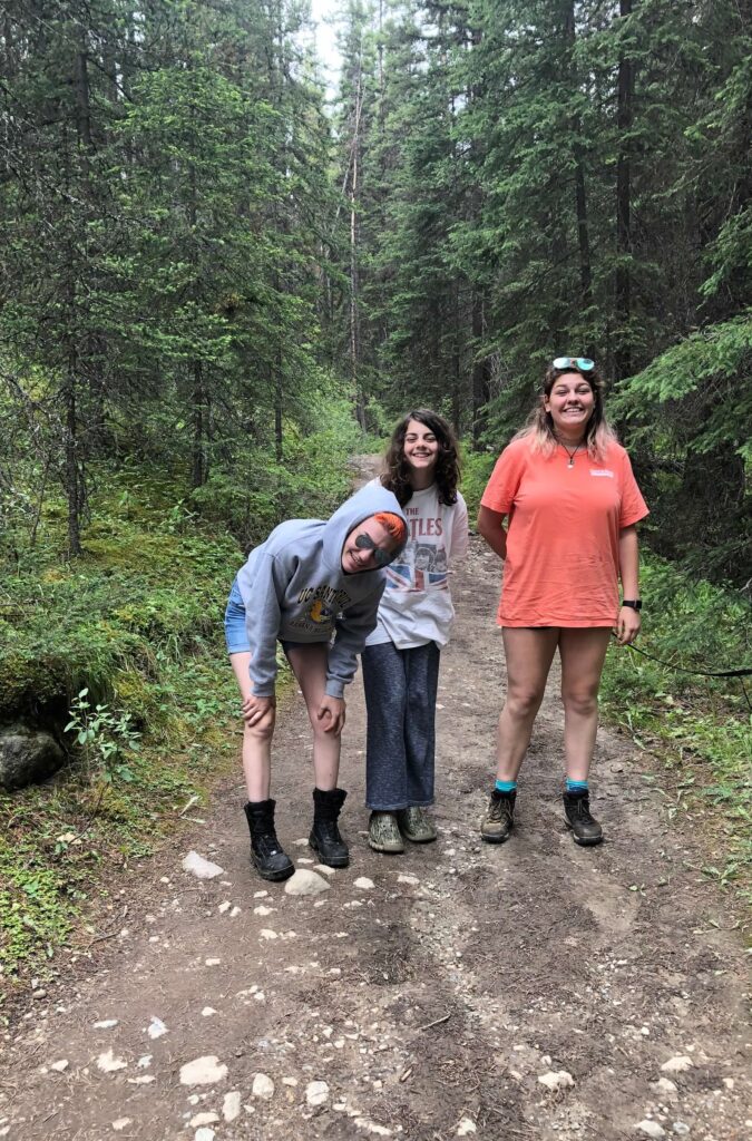 3 Girls on Hike